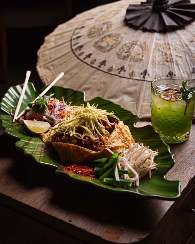 Nowa odsłona 𝙋𝙖𝙙 𝙏𝙝𝙖𝙞 𝙏𝙤𝙢 𝙔𝙪𝙢 - sprawdźcie co czeka Was w odświeżonej wersji karty Woo Thai’a! 🥢

Makaron ryżowy • jajko • kiełki fasoli mung • czerwona cebula • kapusta pekińska • szczypiorek 🌱 • mleko kokosowe

On the side: orzeszki ziemne 🥜, limonka i płatki chili do podkręcenia ostrości. 🌶️ Już wkrótce!

#padthaitomyum #tomyumpaste #jemwewro #jemwewroclawiu #wroclawfoodie #wroclawfood #wroclawskierestauracje #wroclawskiejedzenie #woothaiwrocław