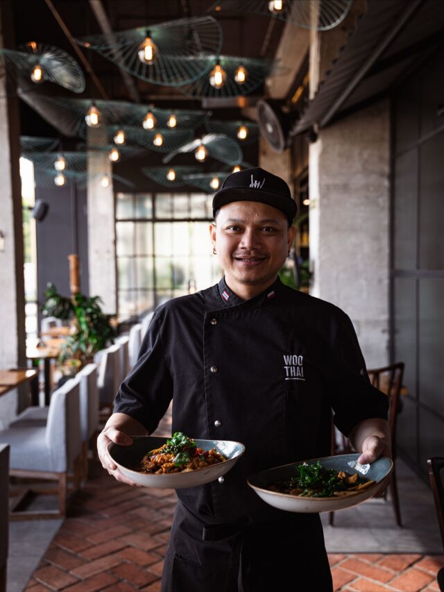 Każdy serwis ma swój rytm. Czwartkowy zaczyna się od uśmiechu Fona i rozgrzanego woka. 🇹🇭👨‍🍳