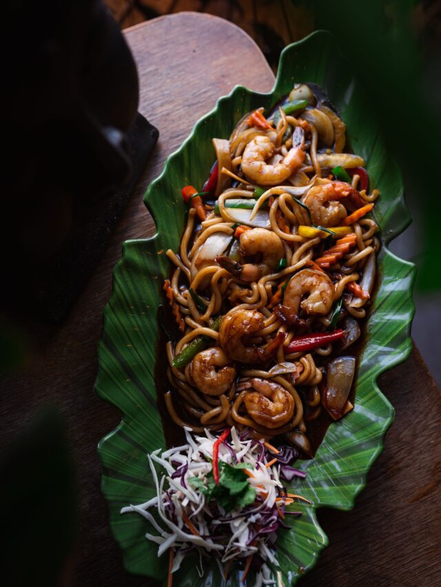 Stir Crazy! 🔥 Woki rozpalone, gotowe na weekendowy serwis i przyjęcie Was w Woo Thai’u!Jeśli macie ochotę na szybko smażone dania, których składniki zachowują swoją chrupkość i smak 🫑 - koniecznie zamówcie jeden z naszych makaronów.