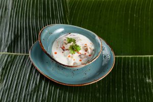 Łagodna zupa na mleku kokosowym